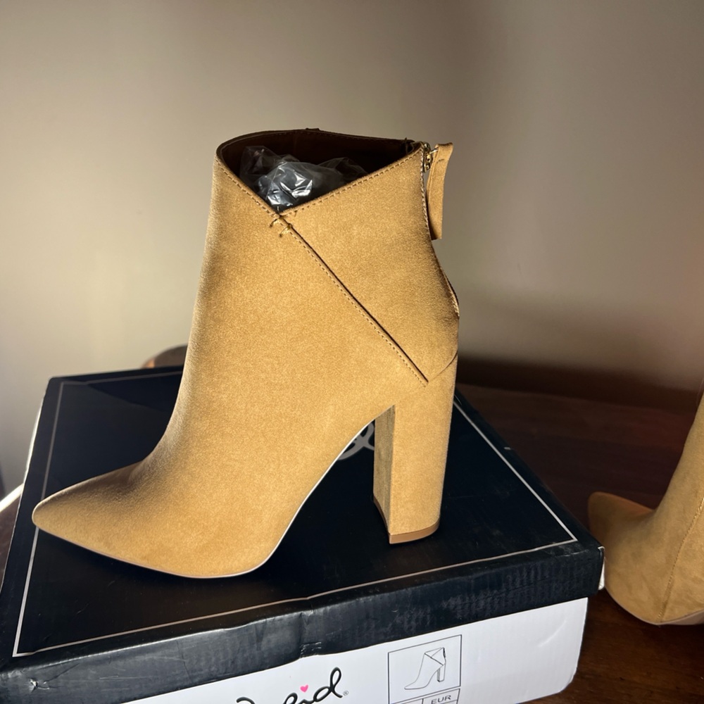 Qupid Tan Suede Chunky Heeled Boots